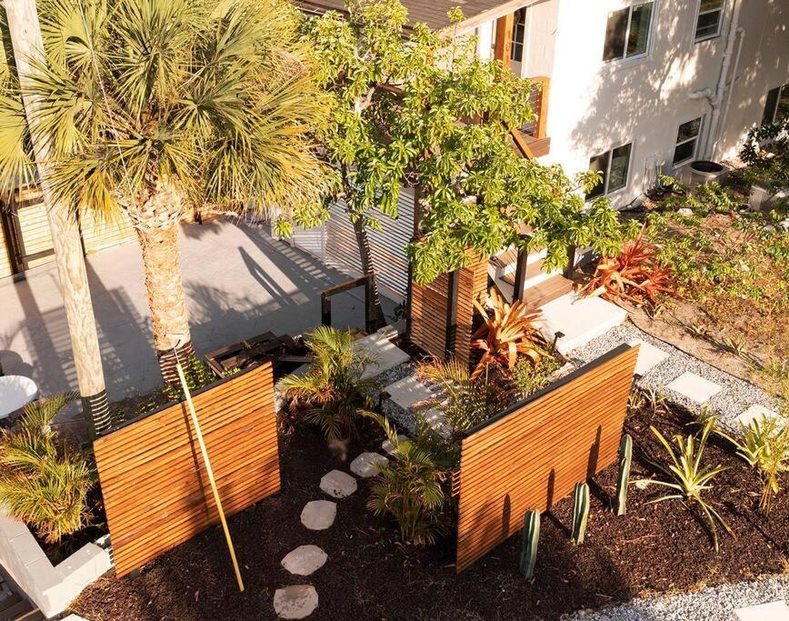 Shares Courtyard Luxury Apt - New! Rockledge Exteriér fotografie